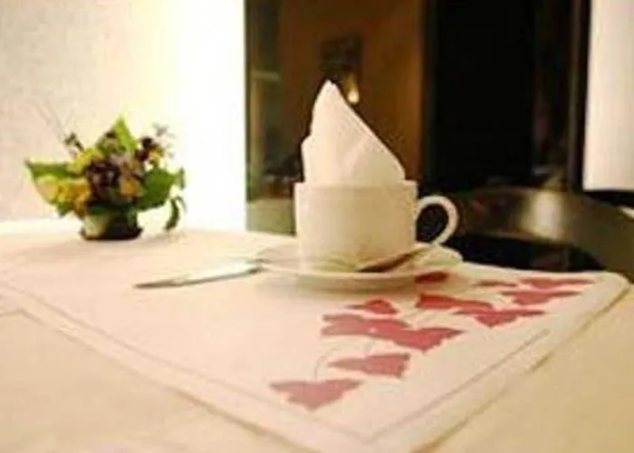 Hotel Des 3 Marchands Nantes